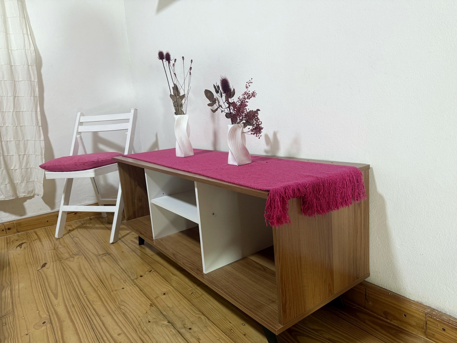 Escritorio con silla en el dormitorio – Tempo A, Posadas