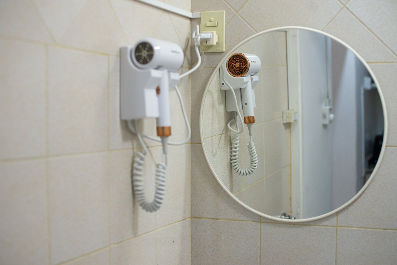 Secador de pelo y espejo en el baño – Tempo A, Posadas